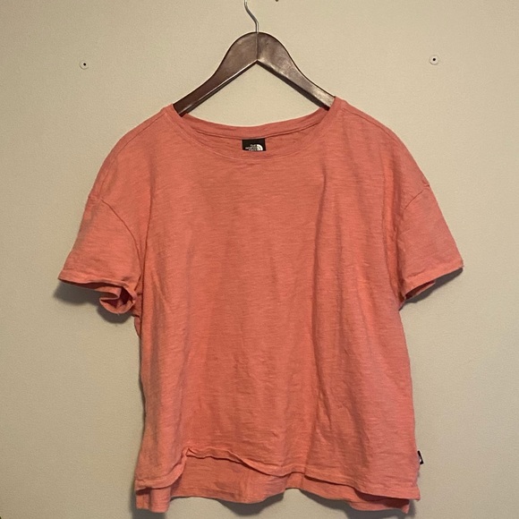 The North Face Pink Short Sleeve Shirt Loose Fit Large Outdoor Tee - Picture 1 of 4